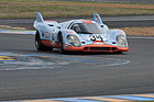 Porsche 917 Gulf (1971) gefahren von Richard Attwood (Le Mans Sieger 1970 auch in einem 917K) - im Plateau 5 (1966-1971) an der Le Mans Classic 2012
