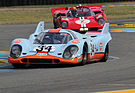 Porsche 917 Gulf (1971) gefahren von Richard Attwood (Le Mans Sieger 1970 auch in einem 917K)  - im Plateau 5 (1966-1971) an der Le Mans Classic 2012