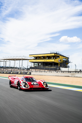 Porsche 917 KH (1970) - bei der Wiedervereinigung mit fünf anderen Porsche-Le-Mans-Gesamtsieger im Jahr 2020