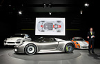 Image: Porsche 918 Spyder (2010) - Under the motto "Porsche Intelligent Performance", Porsche is presenting three hybrid world premieres at the Geneva Motor Show, the highlight being a high-performance mid-engined sports car with plug-in hybrid technology