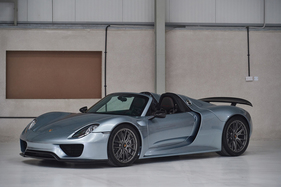 Porsche 918 Spyder (2015) - als Lot 180 angeboten an der RM/Sotheby's Paris Versteigerung am 6. Februar 2019