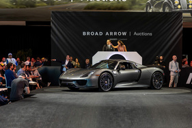 Porsche 918 Spyder Weissach Package (2015) - als Lot 121 an der Broad Arrow Auctions Monterey Jet Center Auction 2024