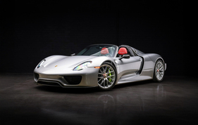 Porsche 918 "Weissach" Spyder (2015) - als Lot 12 an der RM/Sotheby’s amfAR Las Vegas Versteigerung 2024 Porsche 918 "Weissach" Spyder (2015) - als Lot 12 an der RM/Sotheby’s amfAR Las Vegas Versteigerung 2024