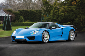 Porsche 918 'Weissach' Spyder (2015) - als Lot 142 an der Versteigerung von RM/Sotheby's in der Villa Erba 2017