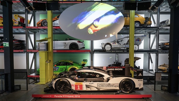 Porsche 919 Hybrid (2016) - Den Schlussstint zum 18. Le-Mans-Gesamtsieg fuhr der in Rorschach geborene Neel Jani – gemeinsam mit Romain Dumas und Marc Lieb holte er im selben Jahr auch den WEC-Titel -