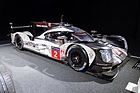 Porsche 919 Hybrid (2016) – in der Ausstellung "Porsche Driven by Dreams"