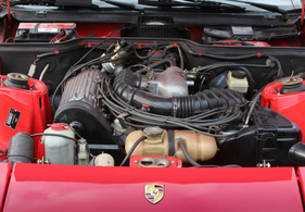Porsche 924 (1976) - 125 PS leistete der 1984 cm3 grosse Motor bei 5800 Umdrehungen