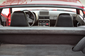 Porsche 924 (1976) - Blick durch den Kofferraum ins Cockpit