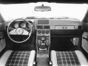 Porsche 924 (1976) - Blick ins Cockpit