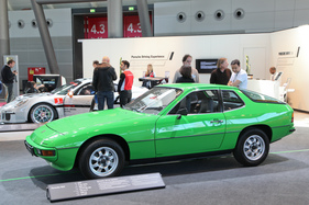 Porsche 924 (1976) - der Vater einer ganzen Generation von Sportwagen - an der Retro Classics 2016