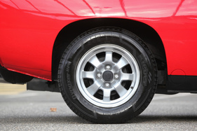 Porsche 924 (1976) - die Leichtmetallräder kosteten Aufpreis, Serie waren Stahlräder