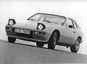 Porsche 924 (1976) - mit ausgefahrenen Klappscheinwerfern immer noch hübsch