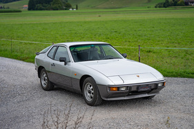 Porsche 924 (1981) - als Lot 10 an der Versteigerung "Klassische Automobile & Motorräder" der Oldtimer Galerie in Toffen am 18. Oktober 2025