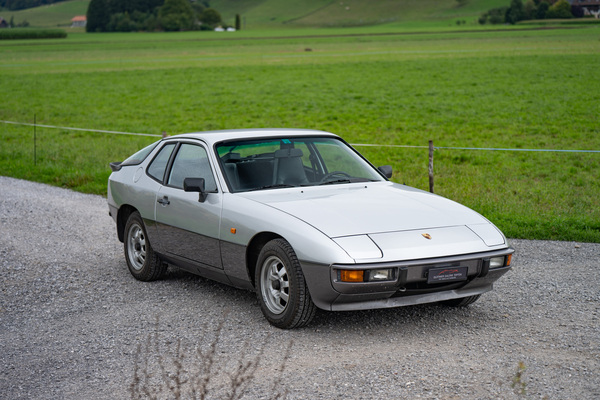 Image: Porsche 924 (1981) - as lot 10 at the "Classic Automobiles & Motorcycles" auction of the Oldtimer Gallery in Toffen on October 18, 2025
