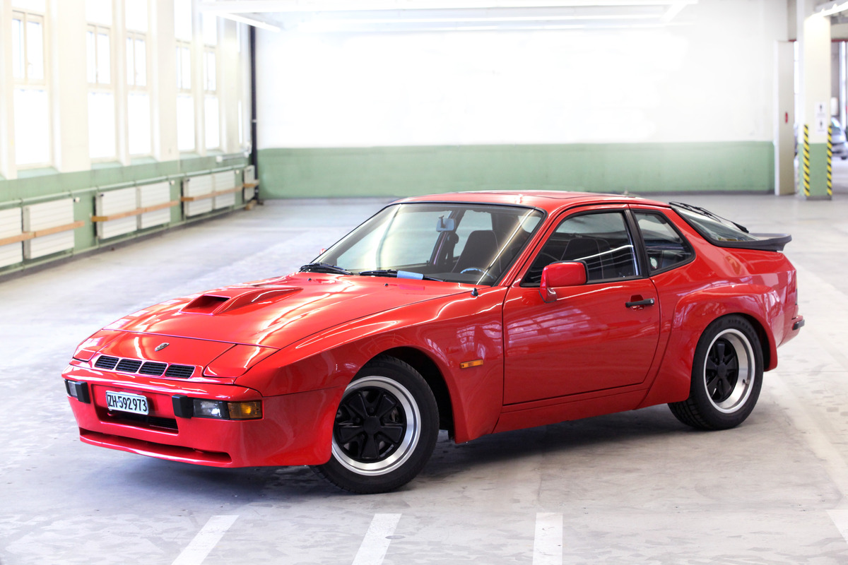Porsche 924 Carrera GT (1980) - das herausnehmbare Dach ist der einzige Luxus für den GT-Fahrer