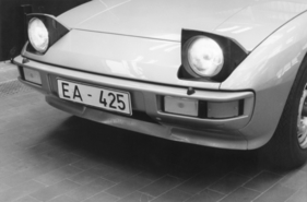 Porsche 924 - EA 425 (1972) - ausgestellte Klappscheinwerfer beim ersten kompletten Auto im Herbst 1972