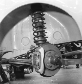 Porsche 924 - EA 425 (1974) - eingebaute vordere Scheibenbremse