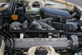 Porsche 924 S (1985) - wo Porsche draufsteht, ist auch Porsche drin - beim 924 S stimmt es