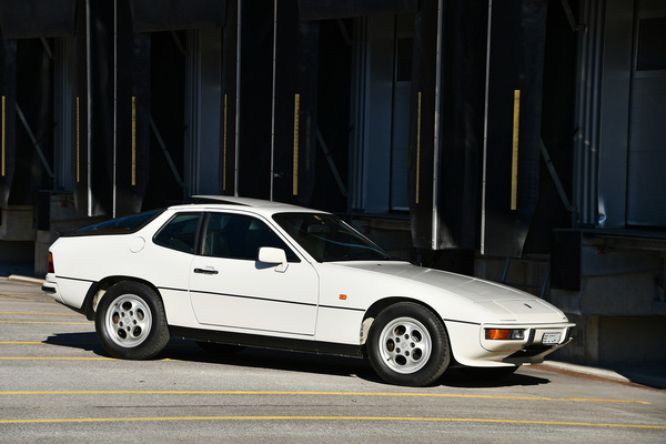 Porsche 924 S (1987) - als Lot 29 an der Versteigerung der Oldtimer Galerie in Toffen am 19. Oktober 2019