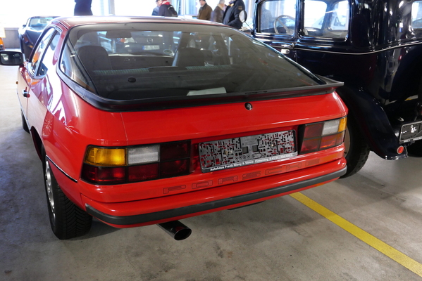 Porsche 924 S von 1985, seit 1992 in 3. Hand, angeboten mit umfangreicher Historie und abgelesener Laufleistung von 76'665 Kilometern für 12'900 Euro – Bremen Classic Motorshow 2025