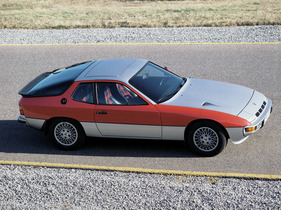 Porsche 924 Turbo (1979) - mit Turbolader (ohne Ladeluftkühler waren dem 2-Liter-Motor bereits 170 PS zu entlocken (1979)
