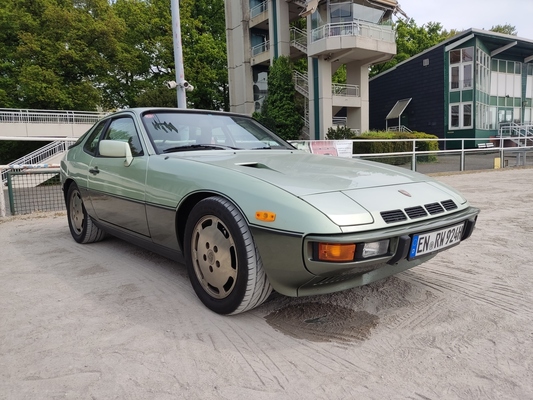 Porsche 924 Turbo (1980) in US-Version – Porsche-Treffen Dinslaken 2022
