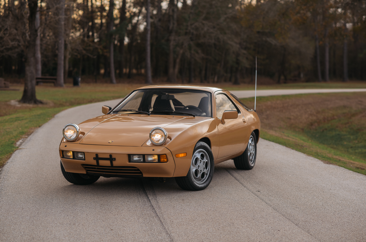 Porsche 928 (1978) - als Lot 011 an der Bonhams Scottsdale Versteigerung am 16. Januar 2020