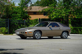 Porsche 928 Coupe (1979) - Lot 167 an der Bonhams Quail Lodge Versteigerung am 16. August 2024