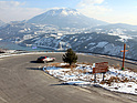 Image: Porsche 928 GT (1989) against the wintry backdrop of Lac de Serre-Poncon in the French Alps - at the AvD Histo-Monte 2012