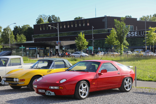 Image: Porsche 928 GTS (1992) - Participant in the Swiss Classic World Rally - Swiss Classic World 2025