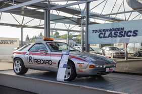 Porsche 928 GTS (1992) - anlässlich der Präsentation der "Tourenwagen Classics" am DTM-Lauf von Hockenheim 2017 (1992)