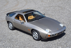 Porsche 928 S (1985) - als Lot 18 an der Versteigerung der Oldtimer Galerie in Toffen am 28. März 2020