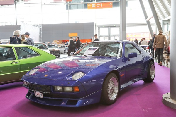 Image: Porsche 928 S (1986) - tuned by Strosek, as part of the special tuning show - Retro Classics Stuttgart 2024