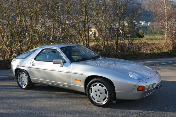 Porsche 928 S4 (1987) - als Lot 130 angeboten an der XE Exclusive Cars Versteigerung vom 1. Oktober 2022 in Langenthal
