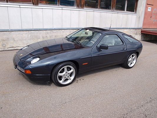 Porsche 928 S4 (1987) - angeboten an der No-Limit-Auktion der Oldtimer Galerie Toffen vom 17. September 2011