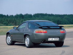 Porsche 928 S4 (1987) - mit deutlich abgesetztem Heckspoiler