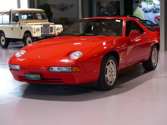 Porsche 928 S4 (1989) - dabei bei der Advents-Auktion im Oldtimer Zentrum Ostschweiz 2024
