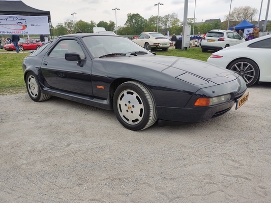 Porsche 928 S4 (1990) – Einer von nur 11 Flachschnauzen aus dem Porsche-Exclusiv-Programm – Porsche-Treffen Dinslaken 2022