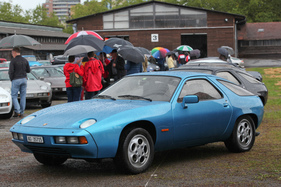 Porsche 928 - der zweitälteste Porsche 928 in der Schweiz - OSMT Zug im September 2017