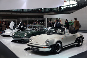Porsche 930 Turbo (1982) - neben dem 'T7' von 1959, dem 911-Prototypen und einem GT1 von 1997 - an der Retro Classics Stuttgart 2013