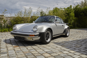 Porsche 930 Turbo 3.0 (1977) - als Lot 183 angeboten an der Artcurial Le Mans Classic Versteigerung am 9. Juli 2016