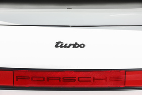 Porsche 930 Turbo 3.3 Cabriolet (1989) - der Hinweis auf die Zwangsbeatmung