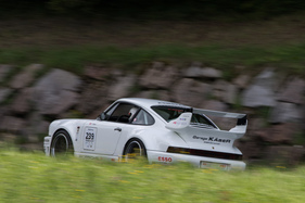 Porsche 930 Turbo 3.3 Käser (1983) an der Bergprüfung Altbüron 2017 - Feld 2