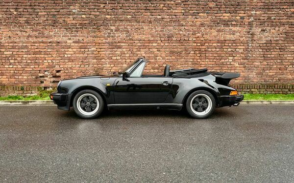 Bild: Porsche 930 Turbo Cabrio (1988) - angeboten in der Catawiki Premium-Oldtimer-Versteigerung bis zum 9. Januar 2022
