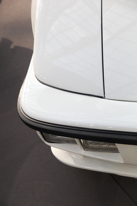 Porsche 930 Turbo Flachbau (1982) - als Lot 403 an der Grand Palais Versteigerung von Bonhams in Paris am 5. Februar 2015