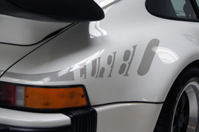 Porsche 930 Turbo "Flachbau" (1982) - derartige optische Verzierungen waren damals beliebt