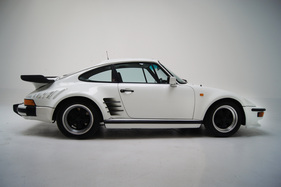Porsche 930 Turbo "Flachbau" (1982) - die Silhouette bleibt trotz flacher Schnauze gewahrt Porsche 930 Turbo "Flachbau" (1982) - die Silhouette bleibt trotz flacher Schnauze gewahrt