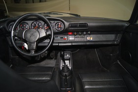 Porsche 930 Turbo "Flachbau" (1982) - schön erhaltenes Interieur