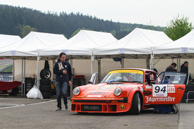 Porsche 934 (1976) im Fahrerlager an der Spa Classic 2015