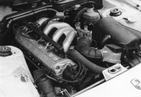 Porsche 944 (1981) - der halbierte Achtzylinder vom 928 wurde zum Vierzylinder